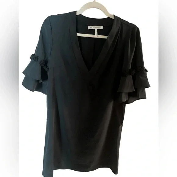 BCBgeneration black v neck shift with bell sleeves and tassels so pretty size xs - Picture 5 of 7
